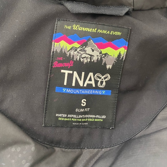 Aritzia Bancroft Winter Jacket Slim Fit small - Picture 9 of 9